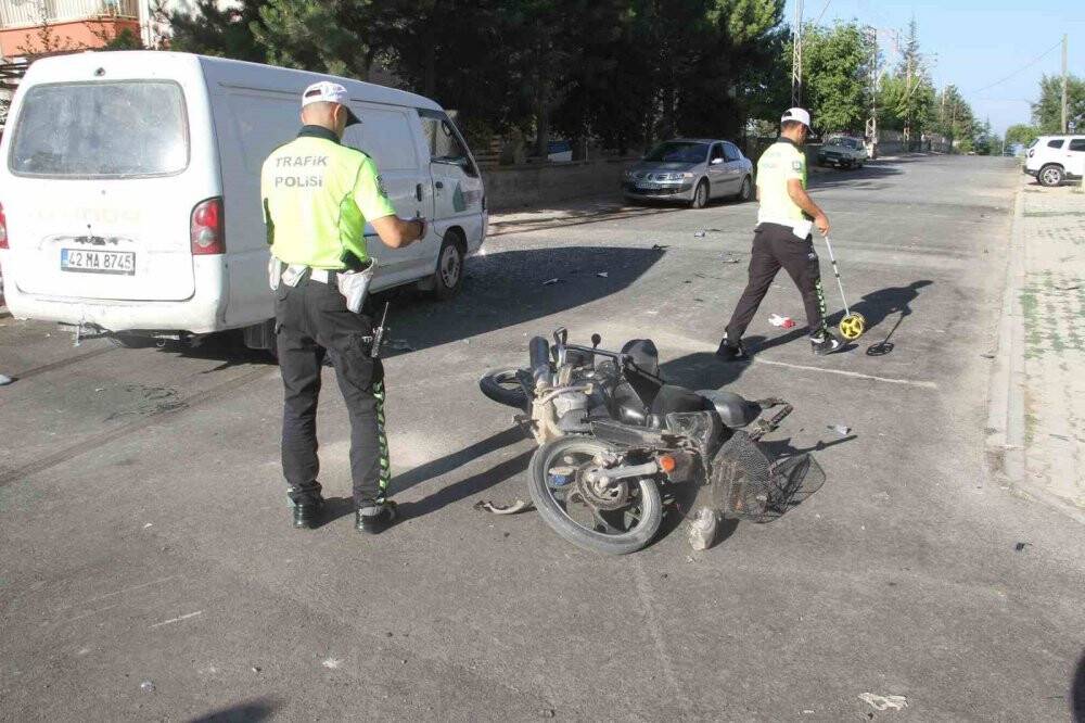 Kaza yapan motosiklet sürücüsü, ağır yaralandı