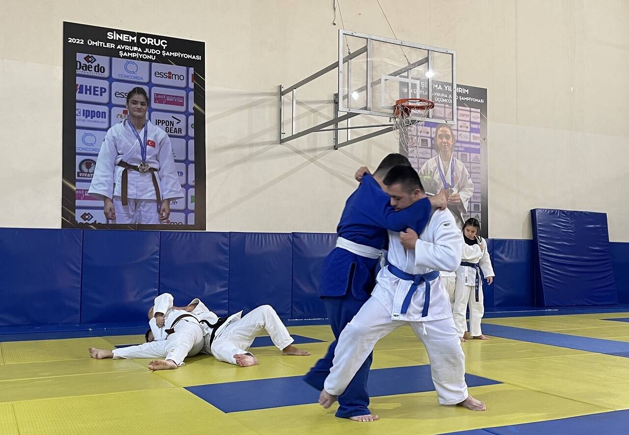 aa-20230831-32036588-32036586-ozel-sporcular-down-judo-milli-takimi-konyada-kampa-girdi.jpg