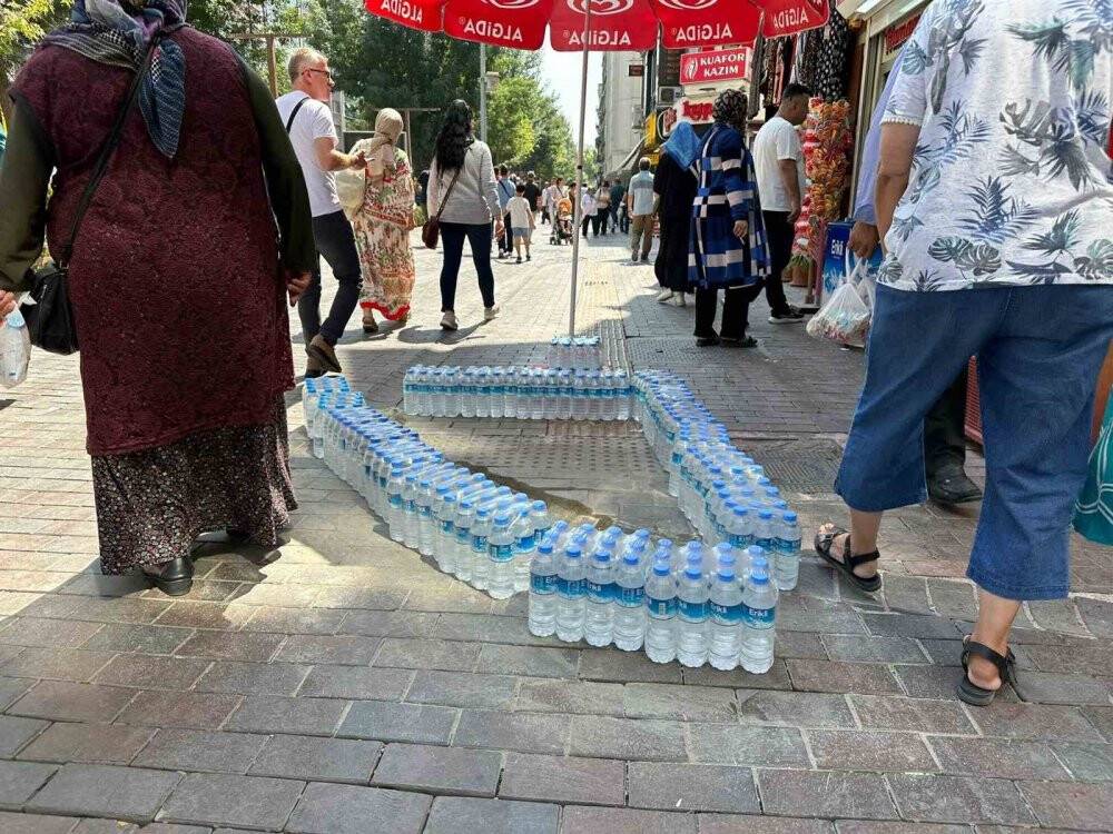 Eskişehir'de esnaf, soruna kendince çözüm buldu