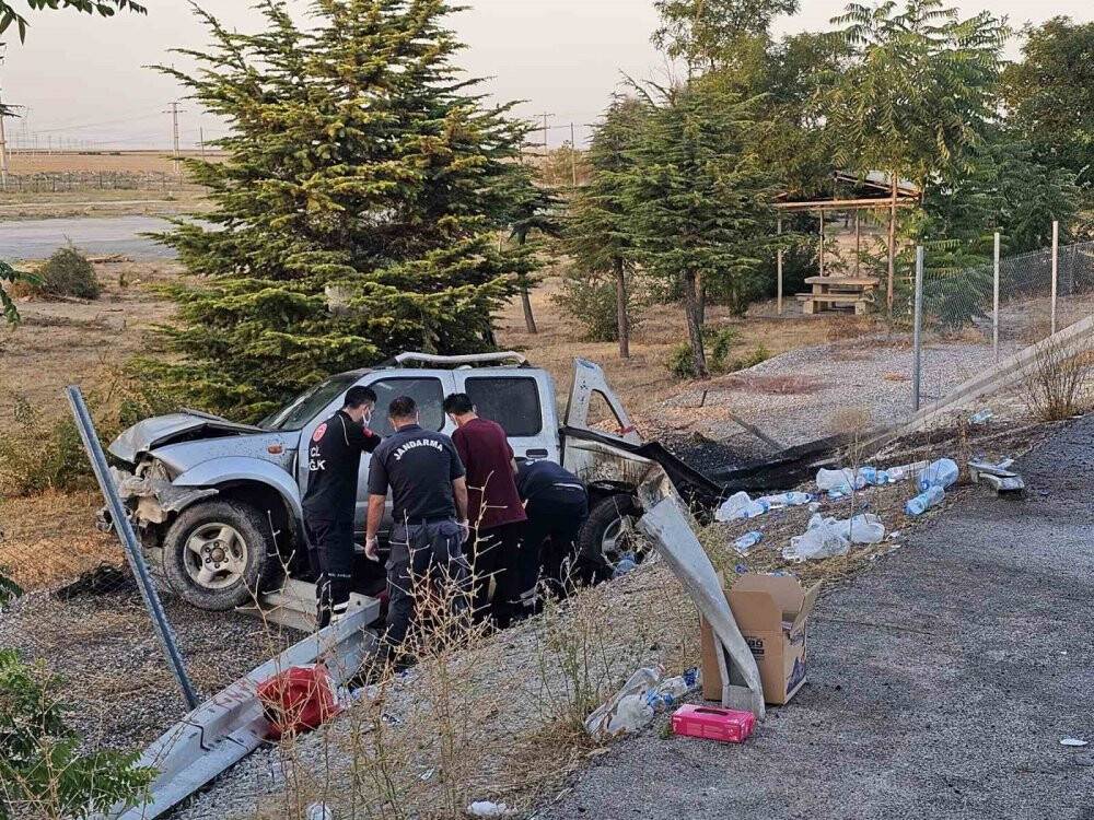 Konya'da kaza: Araçlarında taşıdıkları asitten zehirlendiler, 2 ölü 2 yaralı