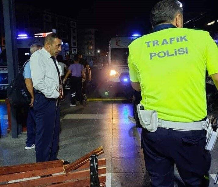 Otobüs terminalinde dehşete düşüren görüntü: Otobüs 2 çocuğu altına aldı