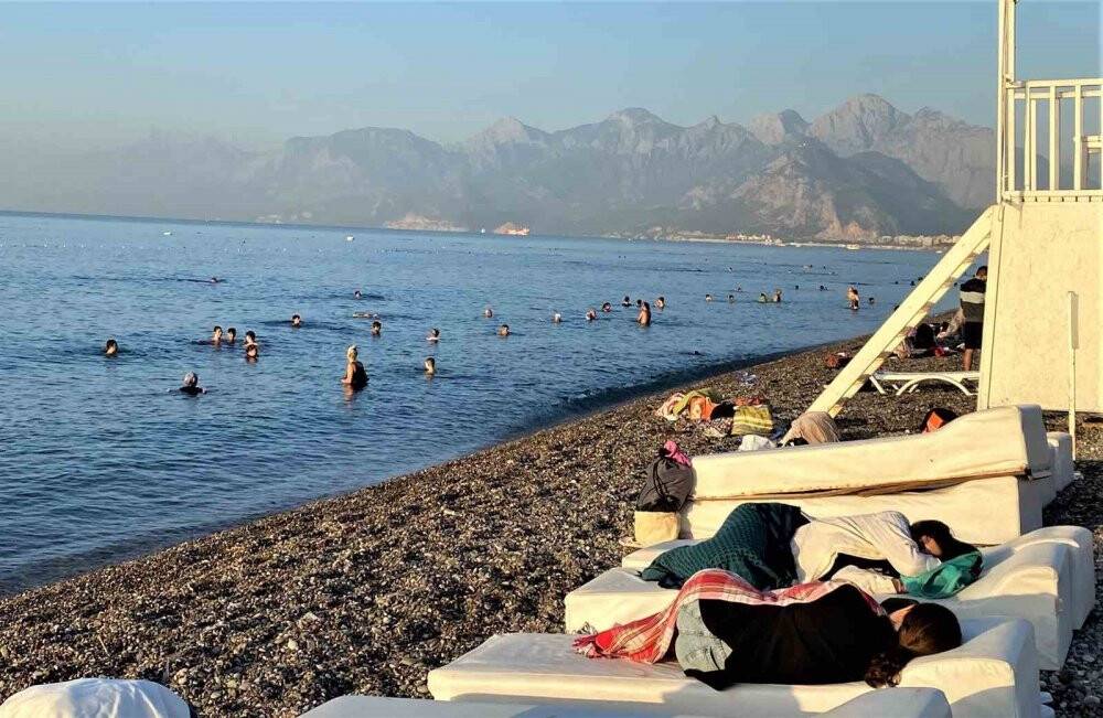 Dünyaca ünlü sahil, otele döndü