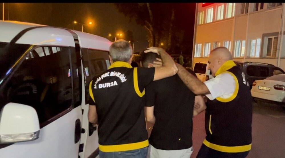 Kardeşini öldüren ve cezaevinden tahliye edilen kişiyi öldürdü!