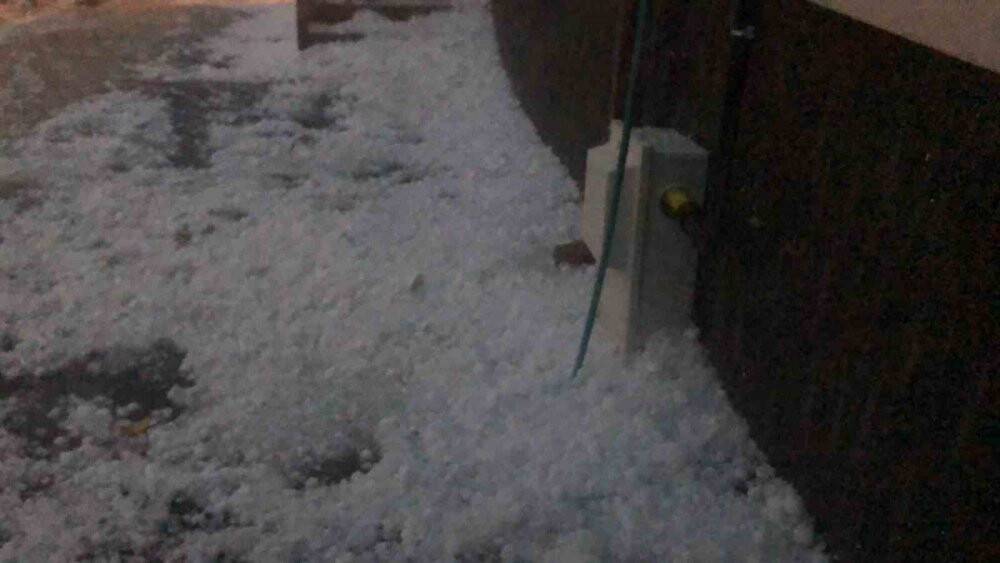 Ceviz büyüklüğünde dolu yağdı: Bazı bölgelerde bahçeler sular altında kaldı