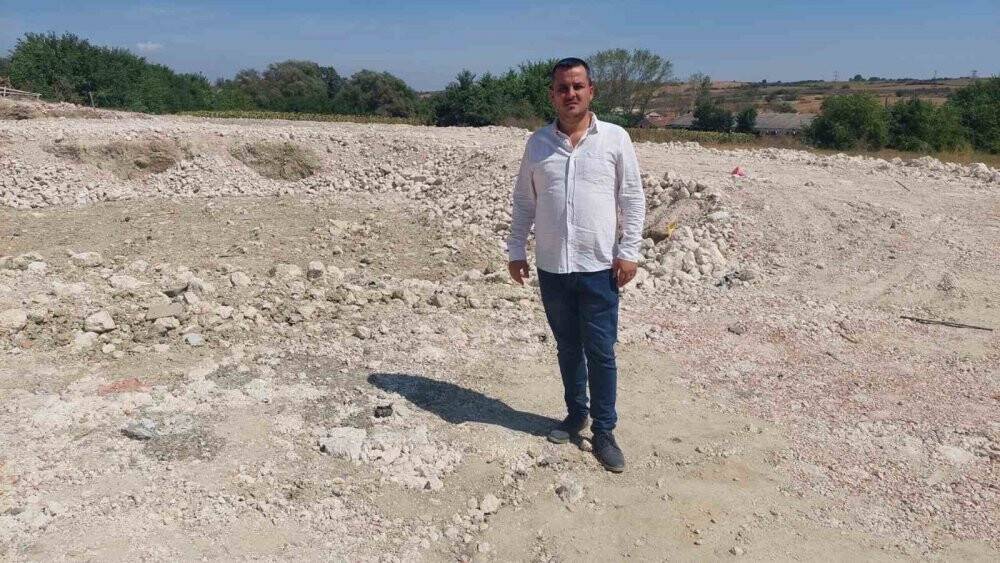 Depreme dayanıksız milyonluk sitelerini yıktırdı: Molozları elleriyle kırdı