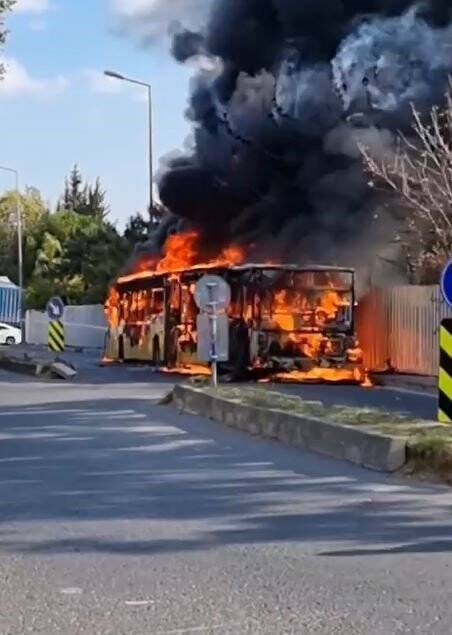 İETT otobüsü alev alev yandı