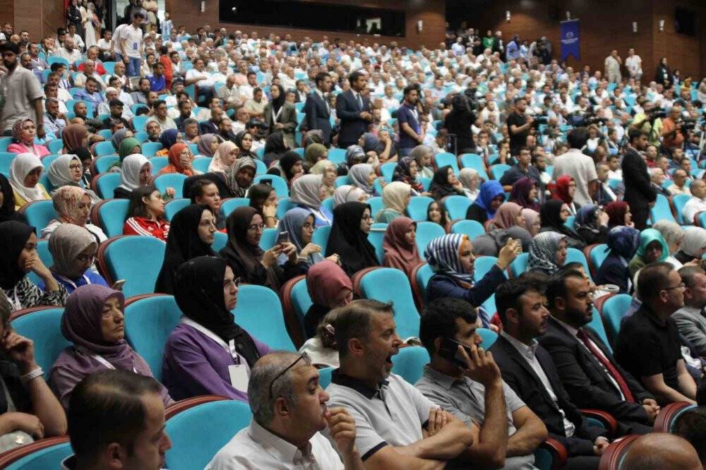 TBMM Başkanı Kurtulmuş: “Nereden geldiğini unutanlar, nereye gideceğini asla kestiremezler”