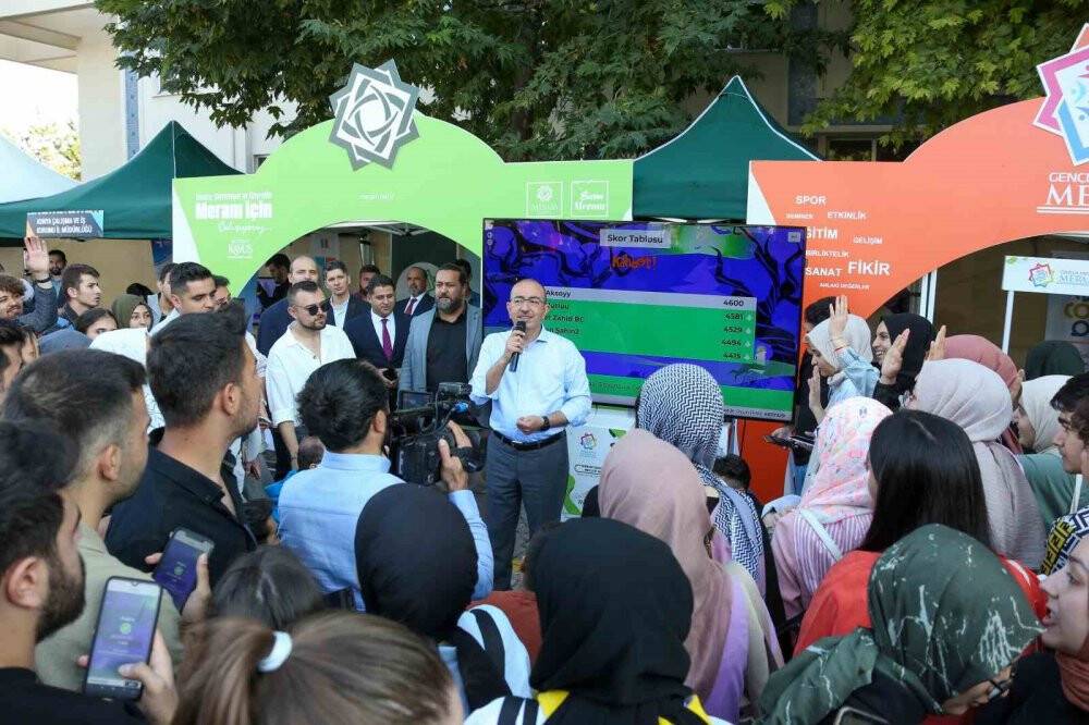 Üniversite öğrencilerinin harçlığı Meram'dan