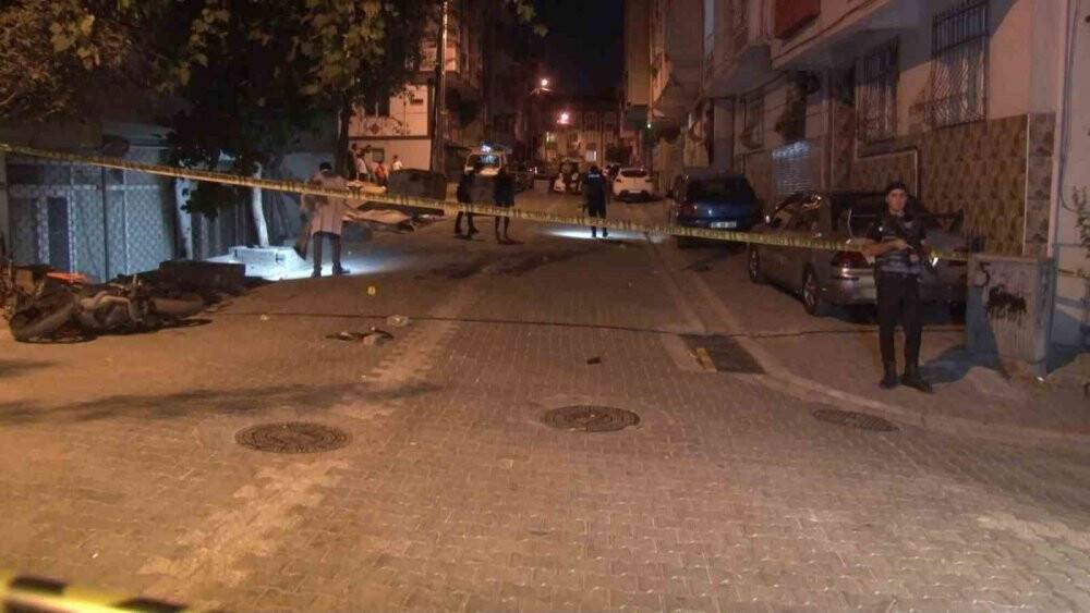 Husumetli oldukları ailenin, üzerine uzun namlulu silahla ateş açtılar