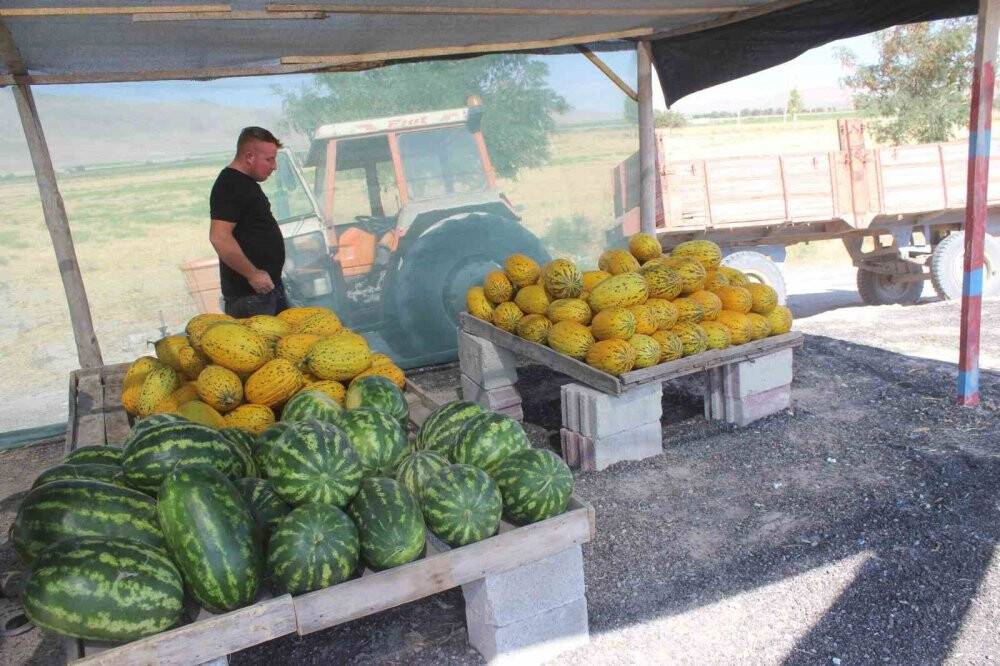 Konya-Adana yolunda satılan doğal ürünler rağbet görüyor