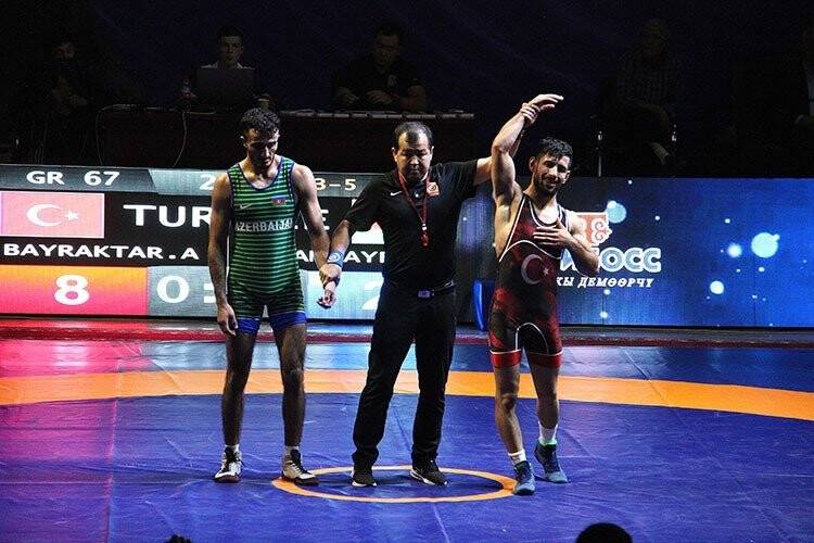 Dünya üçüncüsü Torku Şeker Sporlu Bayraktar yurda döndü