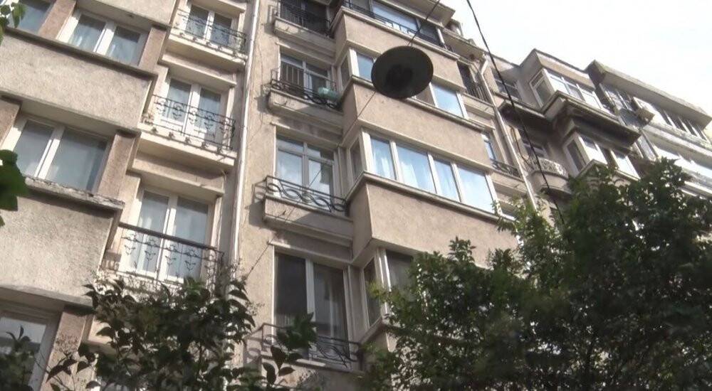 Tartışma kanlı bitti: Meyve bıçağıyla kardeşinin boğazını kesti!