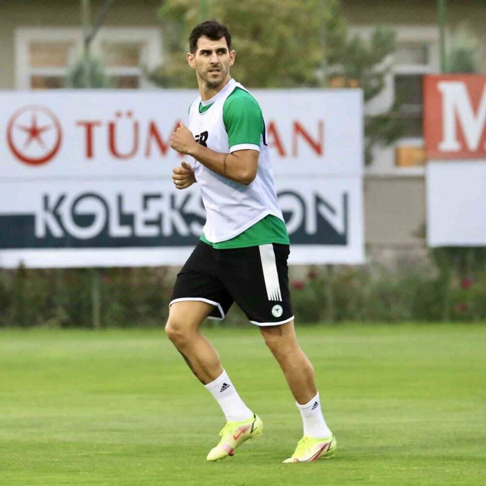 Konyaspor’da Oliveira ilk antrenmanına çıktı