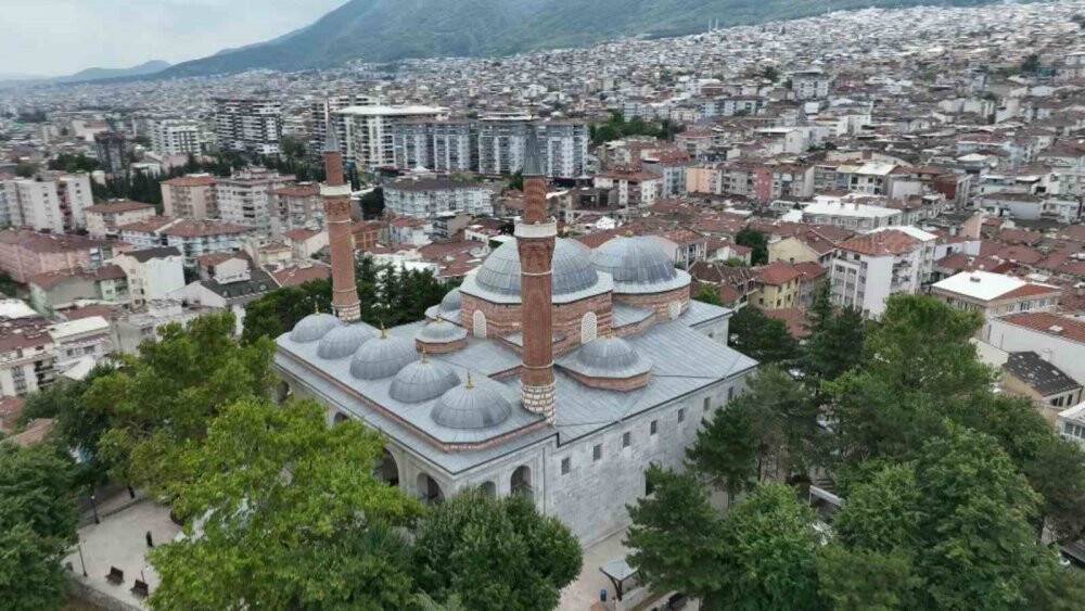 Bursa'da  bu caminin içine sinek giremiyor!
