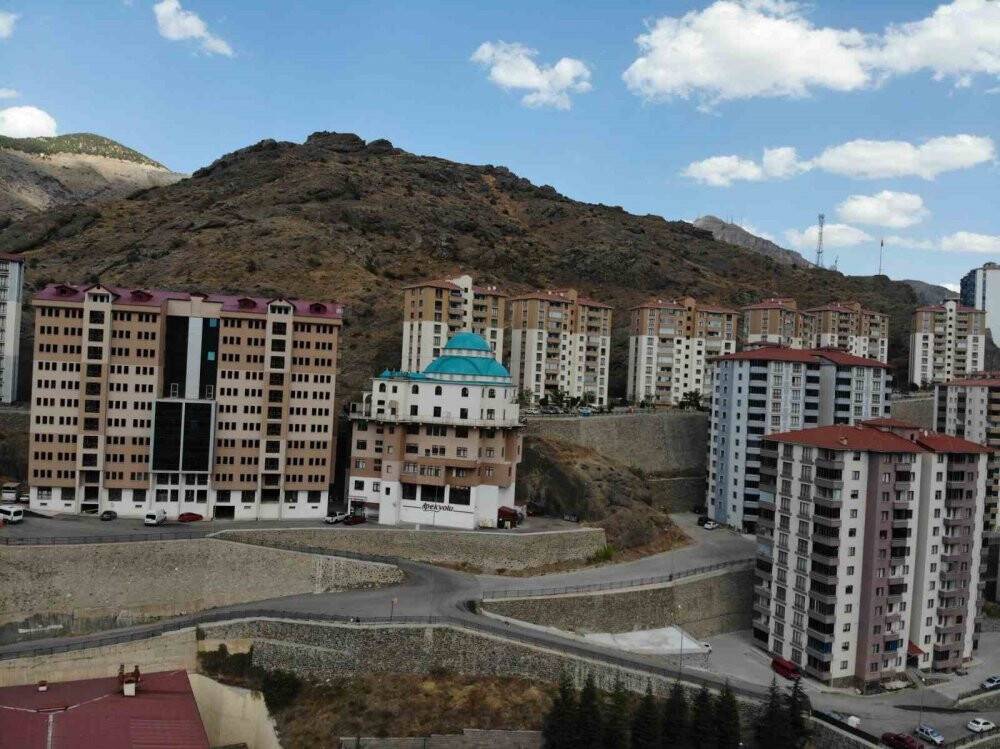 Görenleri hayrete düşürüyor! Tam 6 katlı