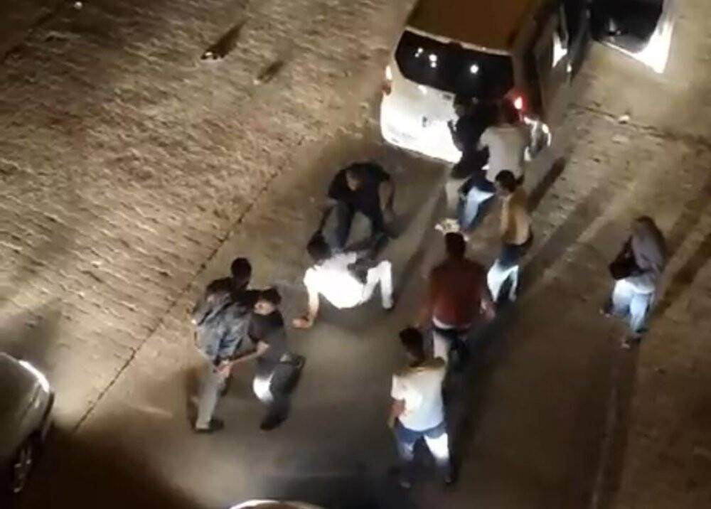 Husumetli ailelerin, kameraya yansıyan ilginç görüntüleri