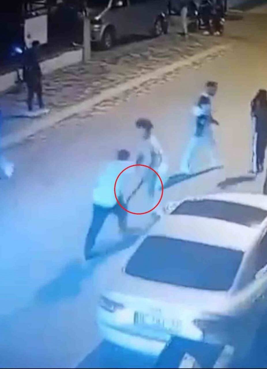Önce kelimeler sonra satır ve bıçaklar konuştu