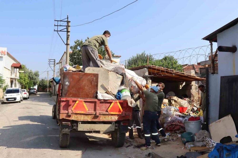 3 kez temizlendi: 7 kamyon çöp çıktı