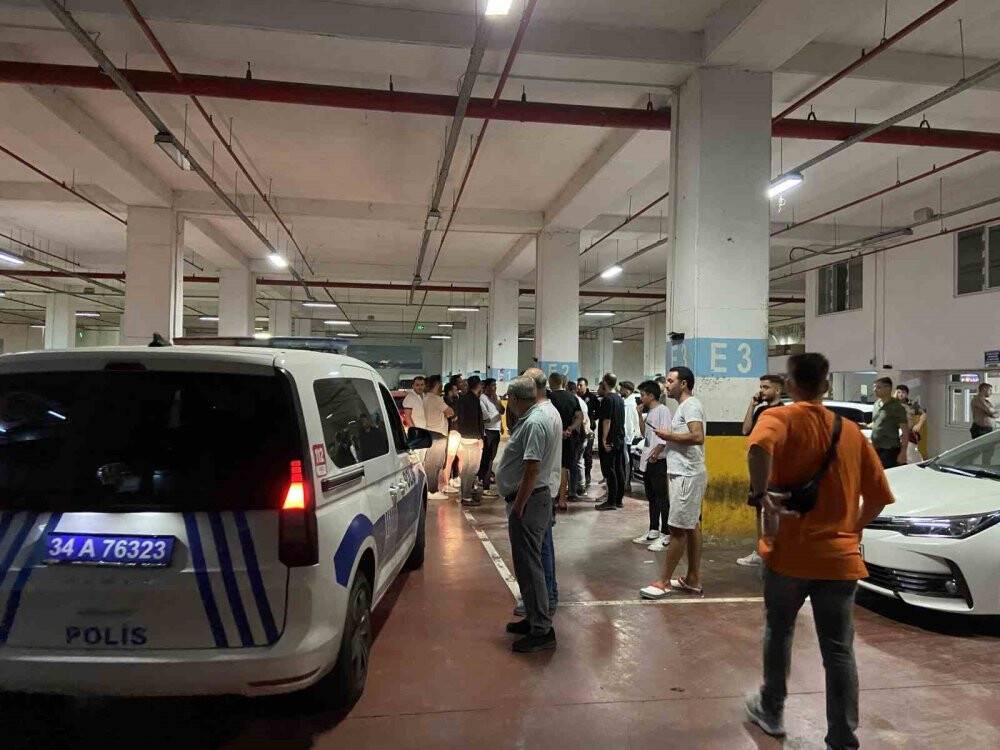 Bayrampaşa’da İSPARK otoparkında araçlara taşlı saldırı: Onlarcası zarar gördü