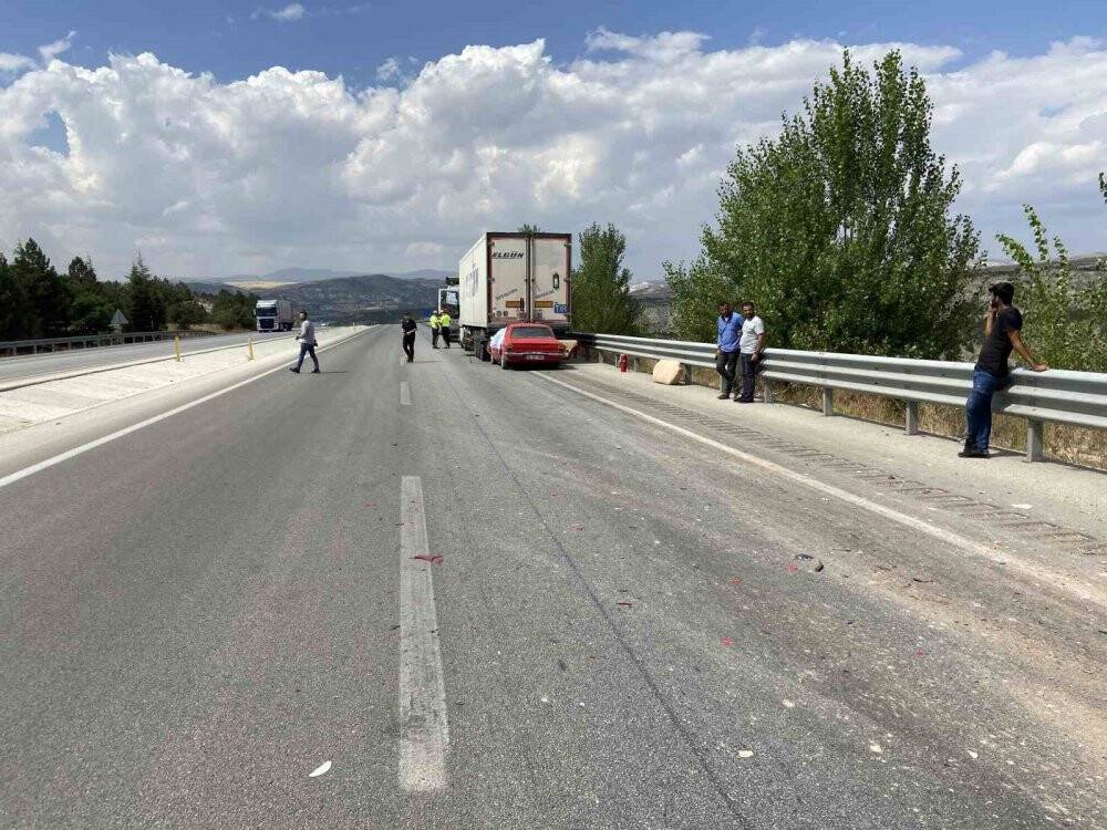 Konya'da otomobilin tıra çarptığı 1 kişinin yaşamını yitirdiği kazada 1 acı haber daha