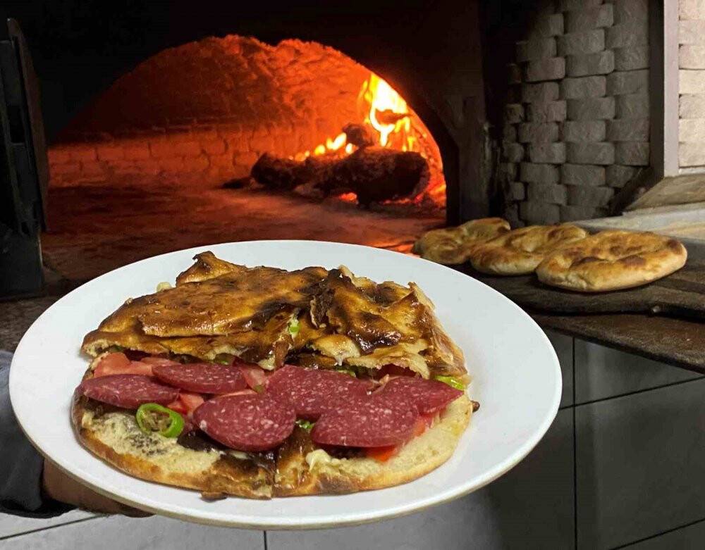 Konya'nın geleneksel lezzeti: Anadolu’nun pizzası: "Yağ somunu"