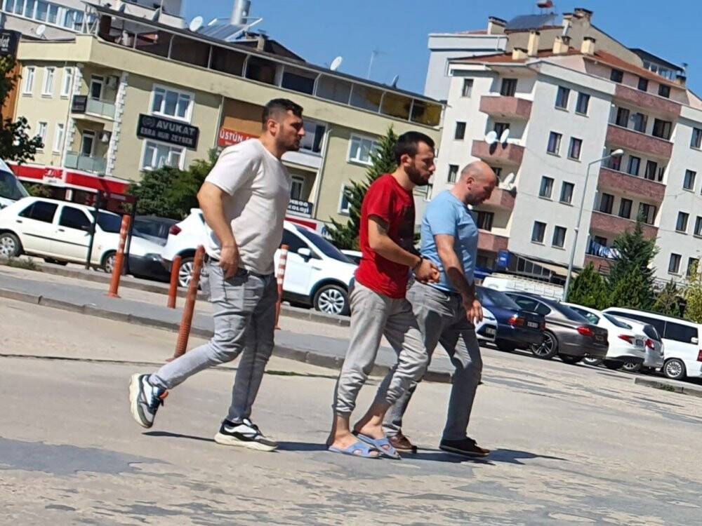 Tartışma kanlı bitti: Sırtından bıçakladı