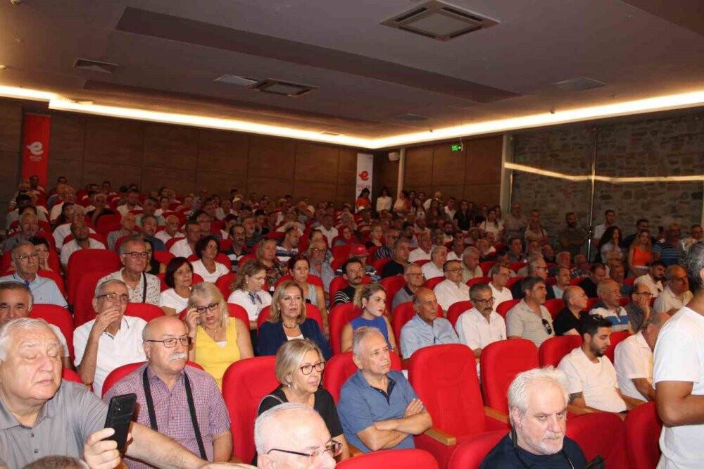 CHP’li belediye başkanı zehir zemberek sözlerle istifa etti: "Yağız hırsız ev sahibini bastırdı"