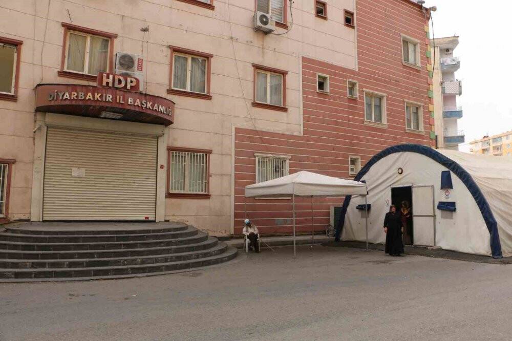 Evlat nöbetindeki anne: Çocuğumun babası evlat hasretinden vefat etti