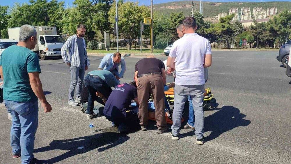 Kırmızı ışık ihlali kazayı beraberinde getirdi