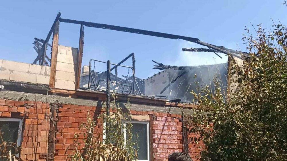 Önce tartıştı sonra evi ateşe verdi