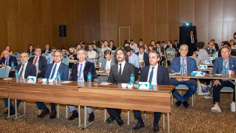 SÜ, bilim insanlarını buluşturdu