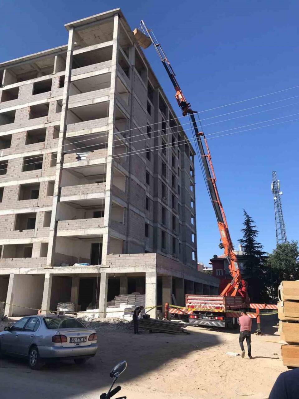 Konya’da inşaattan düşen işçi öldü