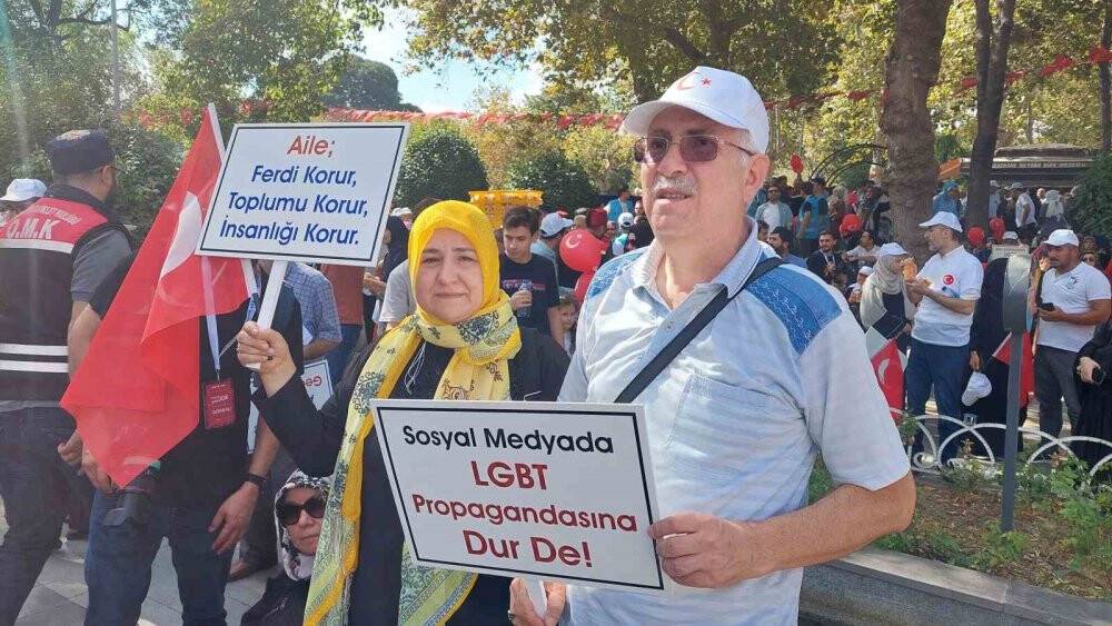 GBT propagandasına karşı Saraçhane’de buluştular