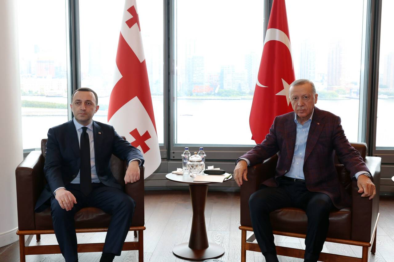 aa-20230917-32176309-32176308-cumhurbaskani-erdogan-gurcistan-basbakani-garibasviliyi-kabul-etti.jpg