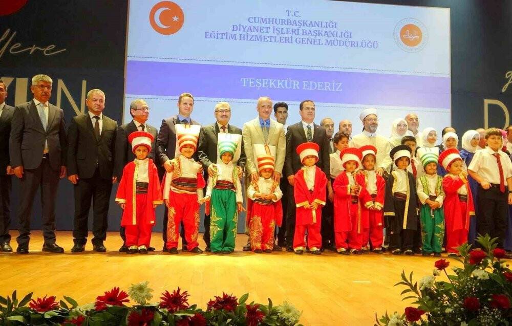 Diyanet İşleri Başkanı Erbaş, Kur’an kursları açılışına katıldı