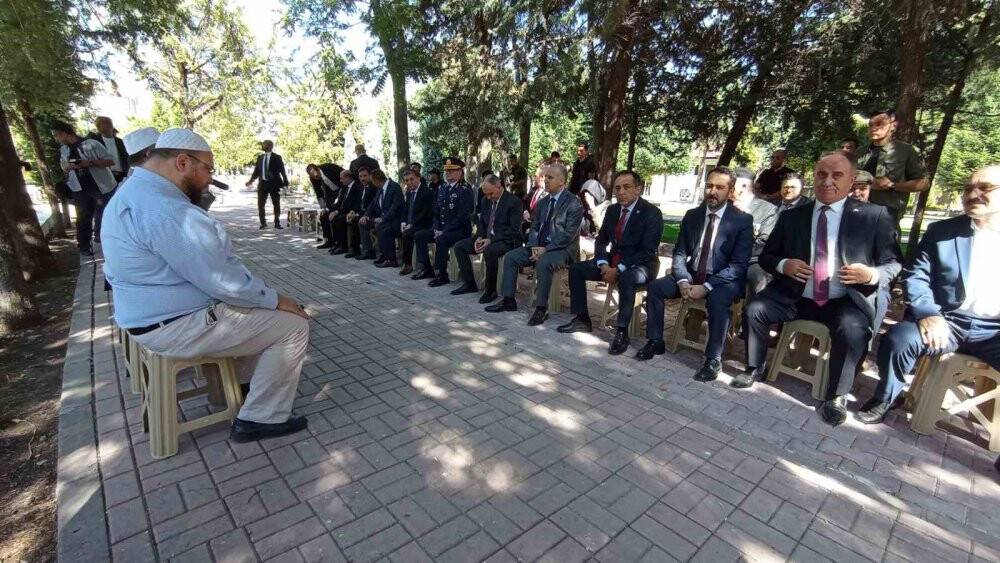 Konya’da Gaziler Günü’nde şehitlere ziyaret