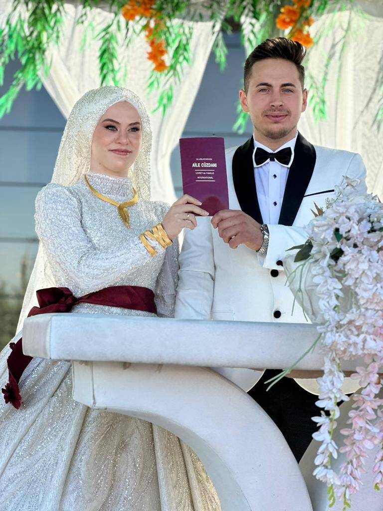 osman-ve-busranin-mutlu-gunu-2.jpeg