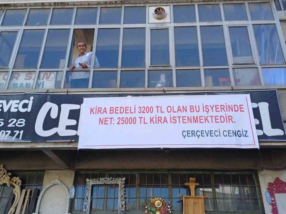 İşyeri sahibi yüzde 500 zam istedi! Pankartla isyan etti!