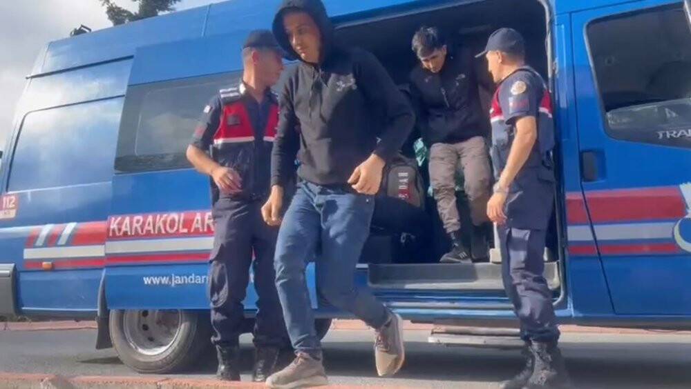 Drone kovaladı onlar kaçtı: Çok sayıda kaçak göçmen yakalandı