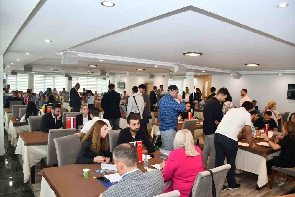 Türk ve Rus firma temsilcileri Konya'da ikili görüşmeler yaptı