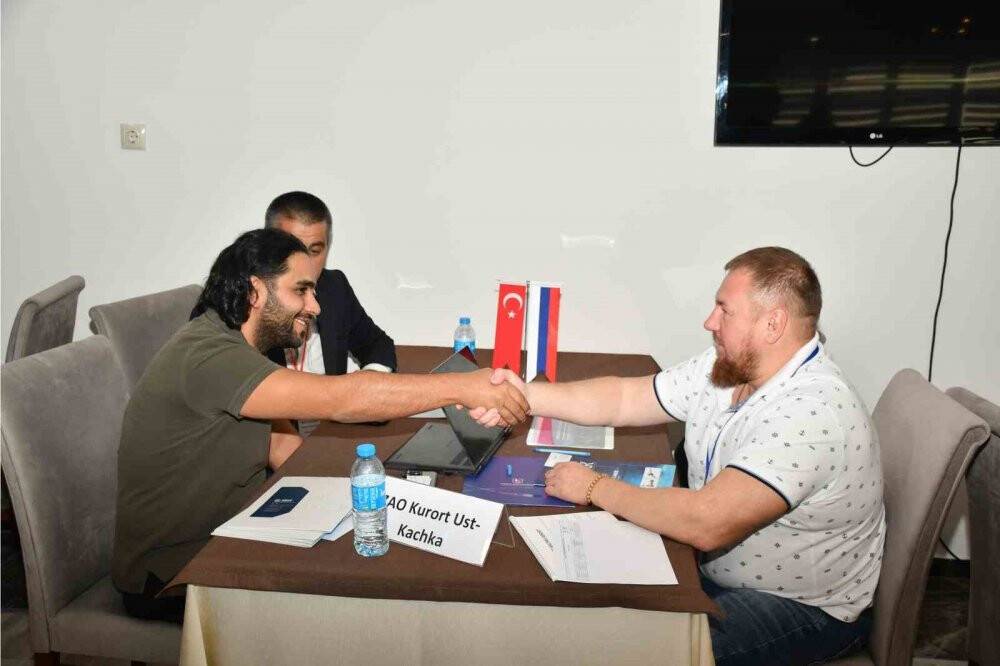 Türk ve Rus firma temsilcileri Konya'da ikili görüşmeler yaptı