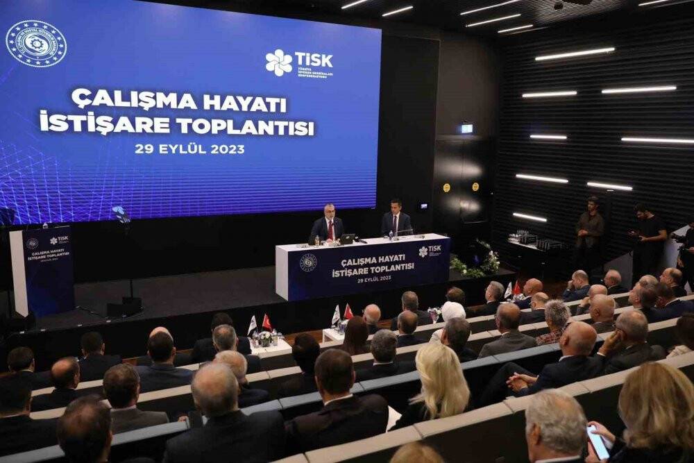 Çalışma Bakanı Işıkhan'dan TİSK toplantısında "asgari ücret" açıklaması