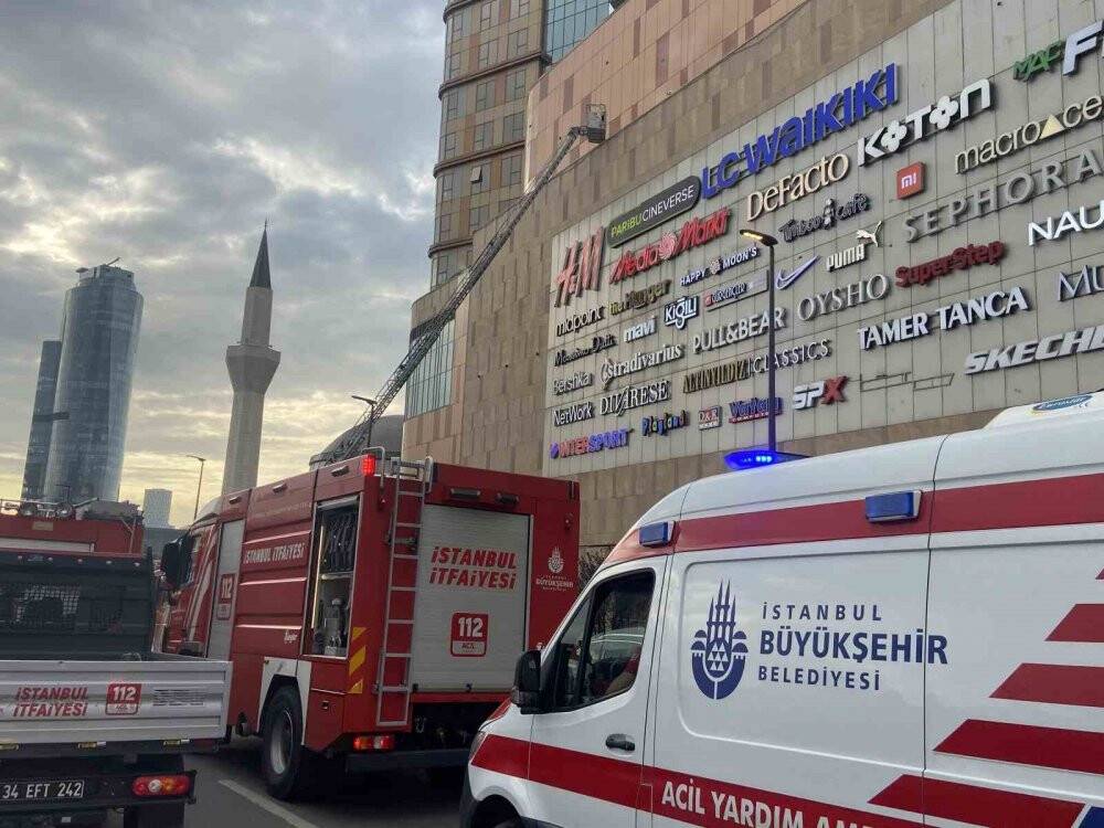 AVM'de yangın çıktı: O yangın korku dolu anlar yaşattı!