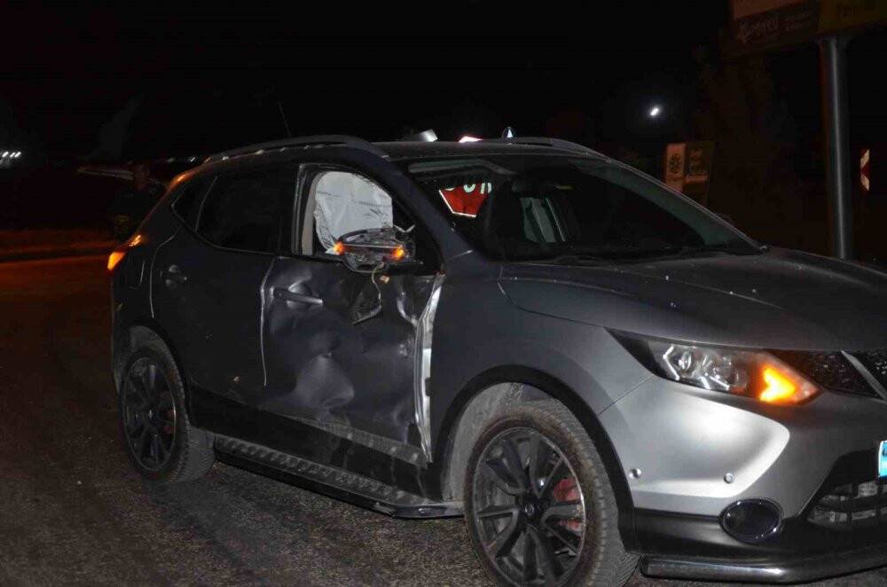 Konya Ereğli'de motosiklet otomobile çarptı: 1 ağır yaralı