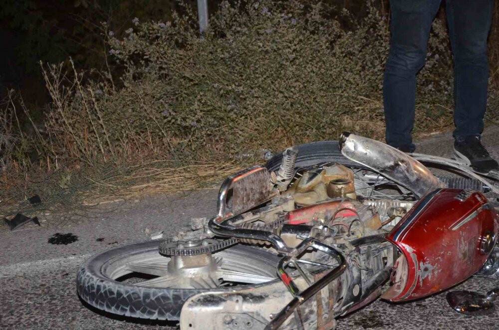 Konya Ereğli'de motosiklet otomobile çarptı: 1 ağır yaralı