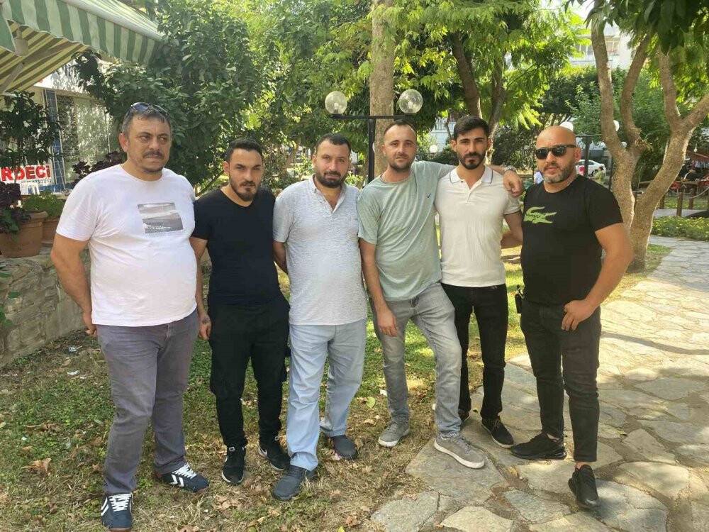 Antalya'da taksi şoförü ile silahlı saldırgan arasındaki arbede araç kamerasına yansıdı