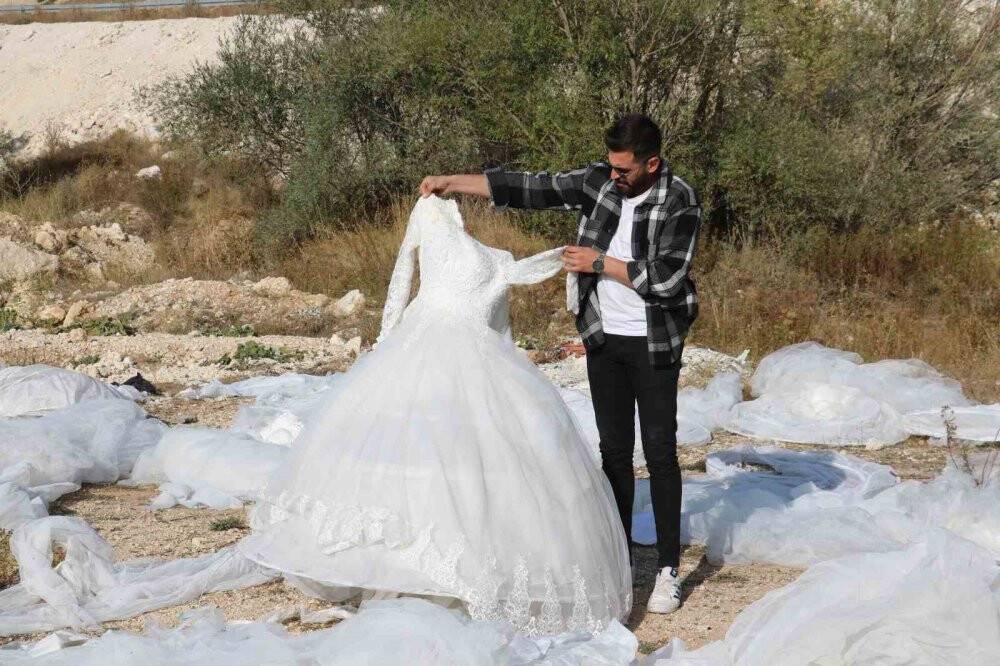Görenleri bir hayli şaşırttı: Dere kenarına atılmış