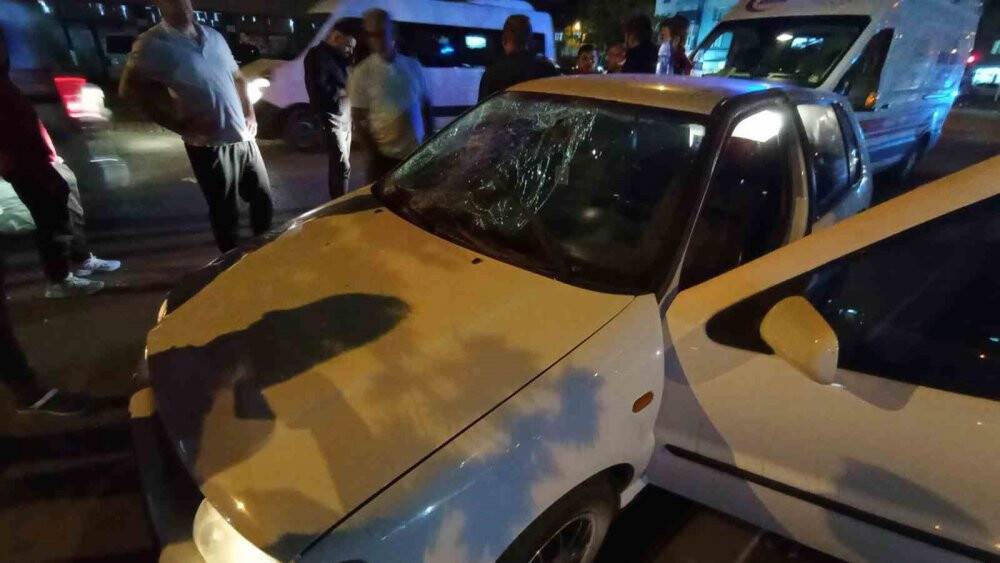 Konya'da kaza: Otomobil çarptı, caddeye savruldu