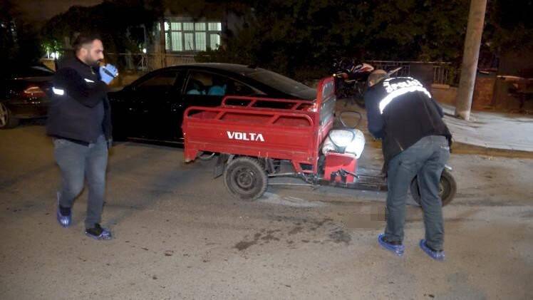 2 dünür birbirine girdi kan aktı: Baba ve oğlu tüfekle vuruldu