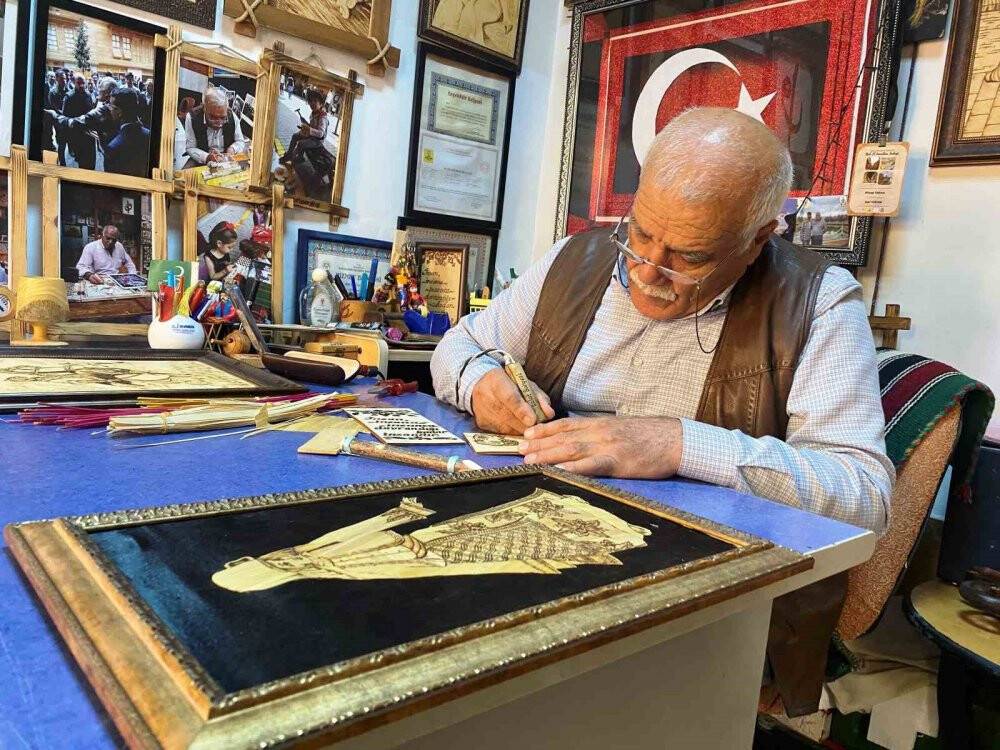Konya'da ahşap yakma sanatının 56 yıllık ustası: Zeki Tuğyan